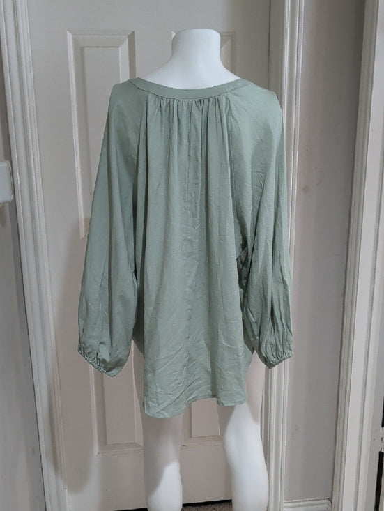 NWT A New Day Light Sage Long-Sleeve Split Hem Blouse - Women's Medium