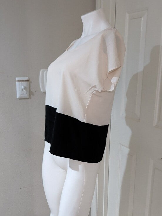 Forever 21 Cream and Black Colorblock Crop Top Women's Small