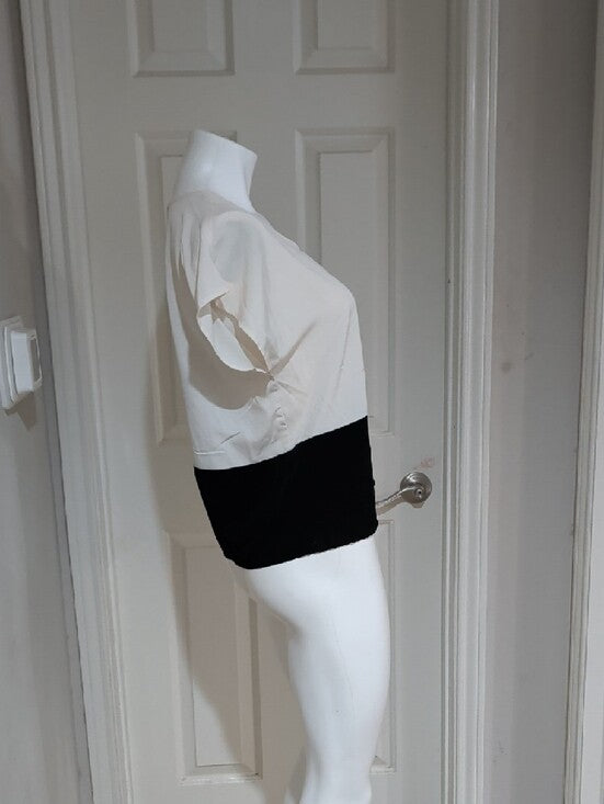 Forever 21 Cream and Black Colorblock Crop Top Women's Small