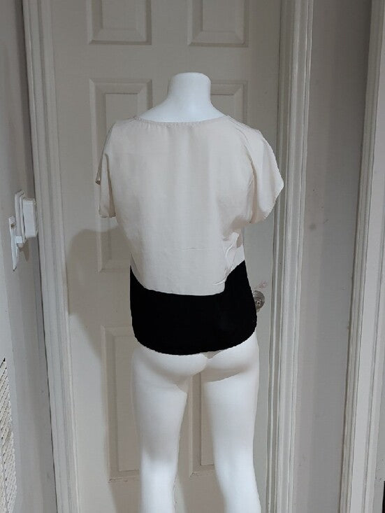 Forever 21 Cream and Black Colorblock Crop Top Women's Small