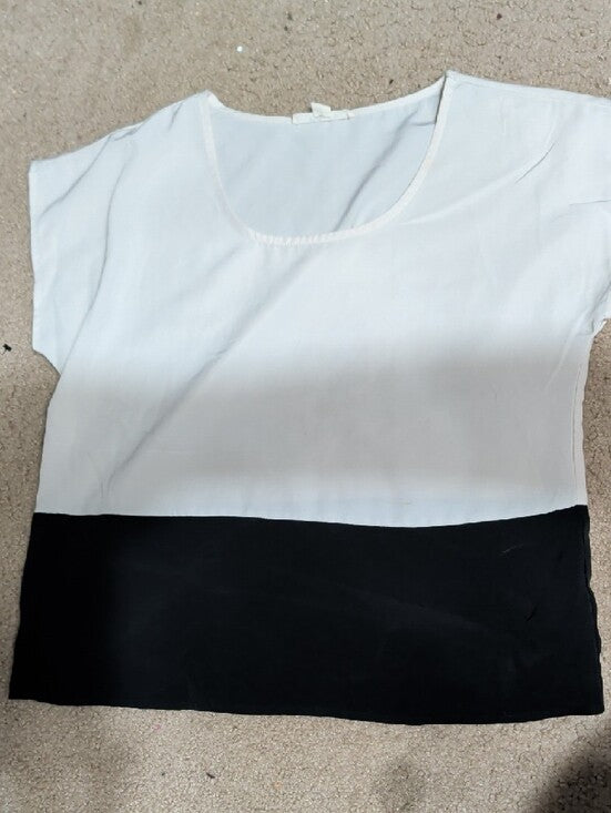 Forever 21 Cream and Black Colorblock Crop Top Women's Small