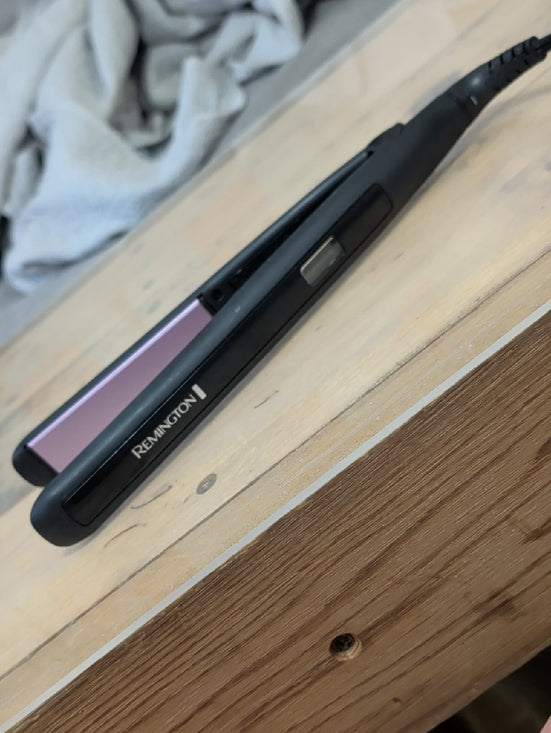 Remington Black Flat Iron with Pink Ceramic Plates