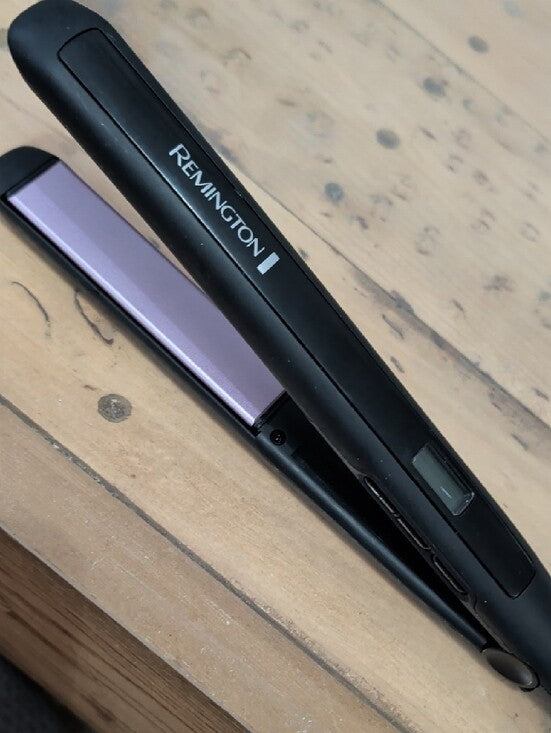 Remington Black Flat Iron with Pink Ceramic Plates