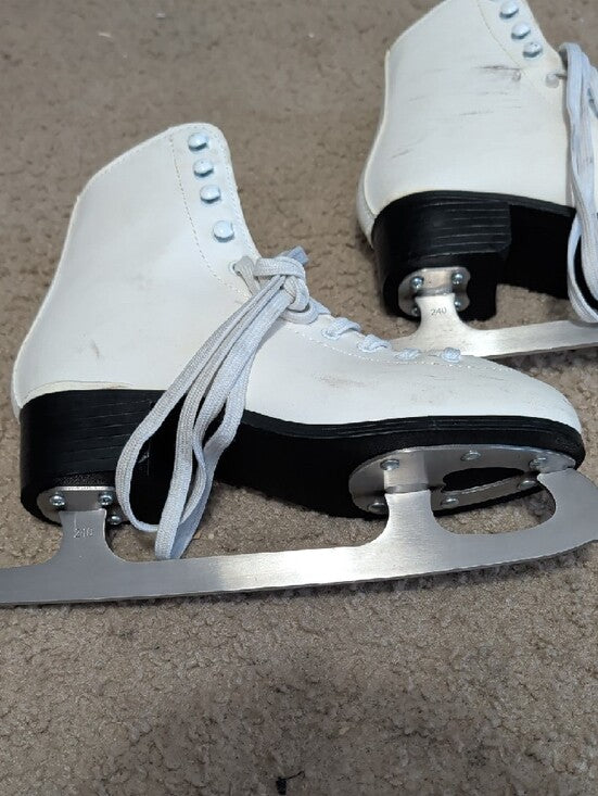 American White Figure Ice Skates with Silver Blades Women's 7