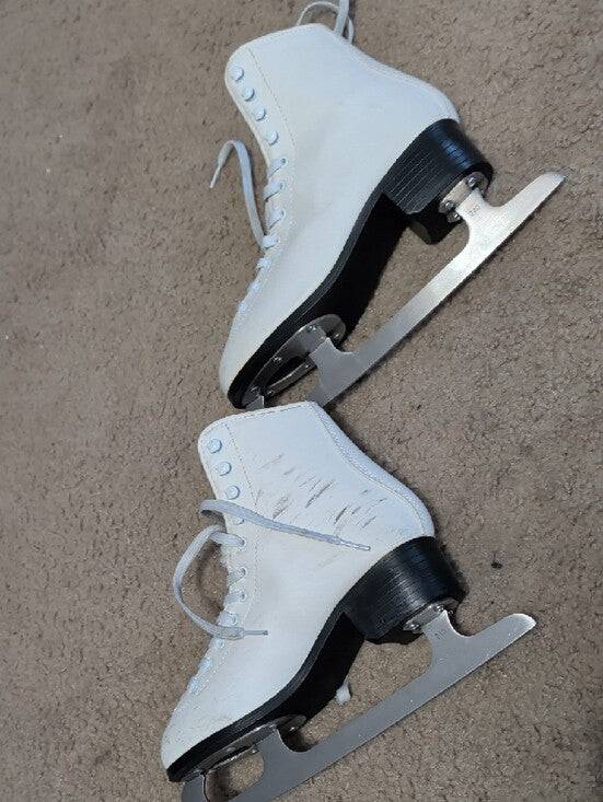 American White Figure Ice Skates with Silver Blades Women's 7