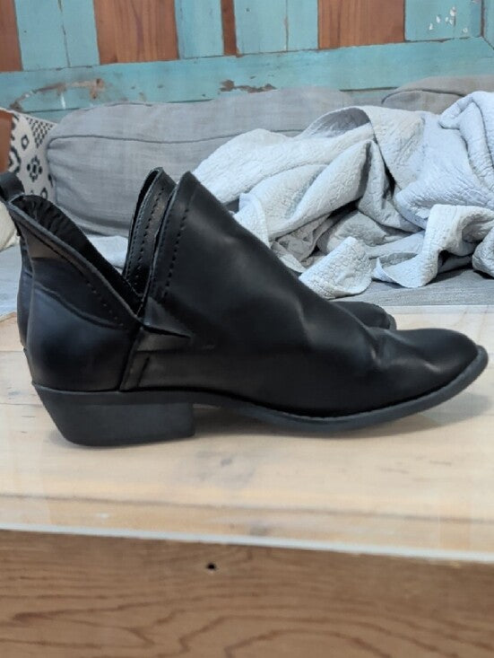 Universal Thread Black Faux Leather Slip-On Mules 7.5