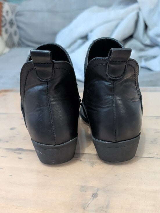 Universal Thread Black Faux Leather Slip-On Mules 7.5