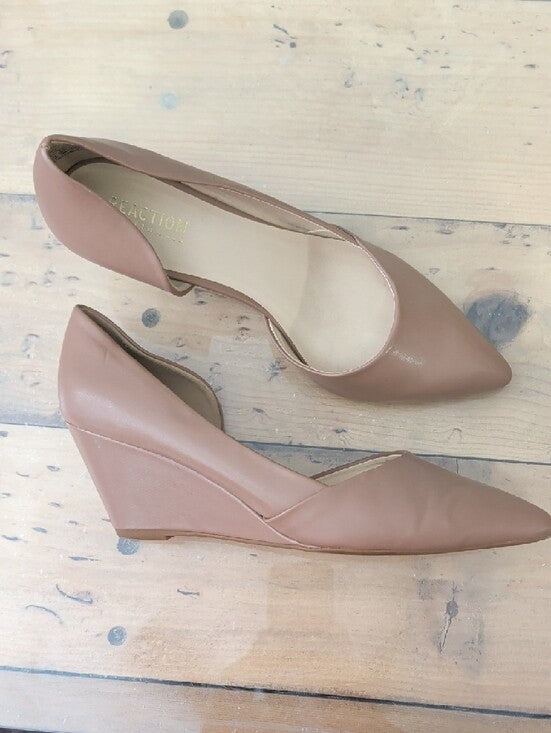 Kenneth Cole Blush Nude Pointed-Toe Wedge Pumps 8.5