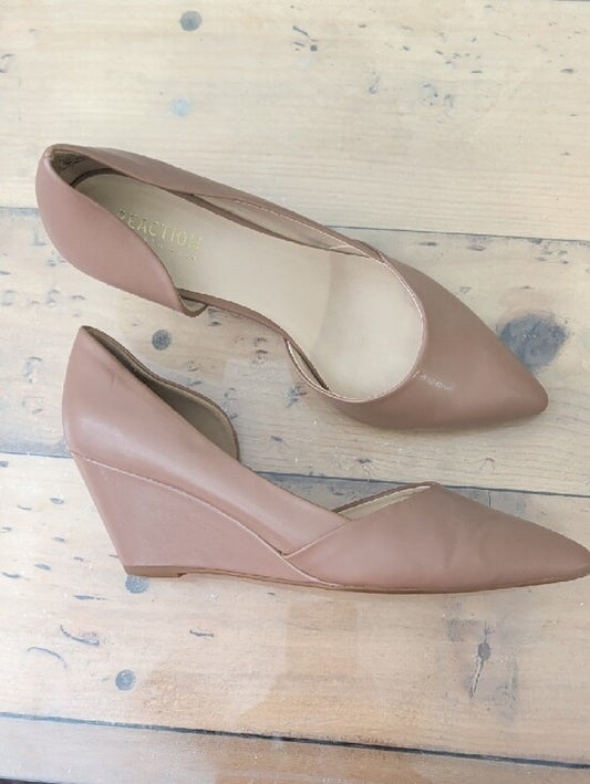 Kenneth Cole Blush Nude Pointed-Toe Wedge Pumps 8.5