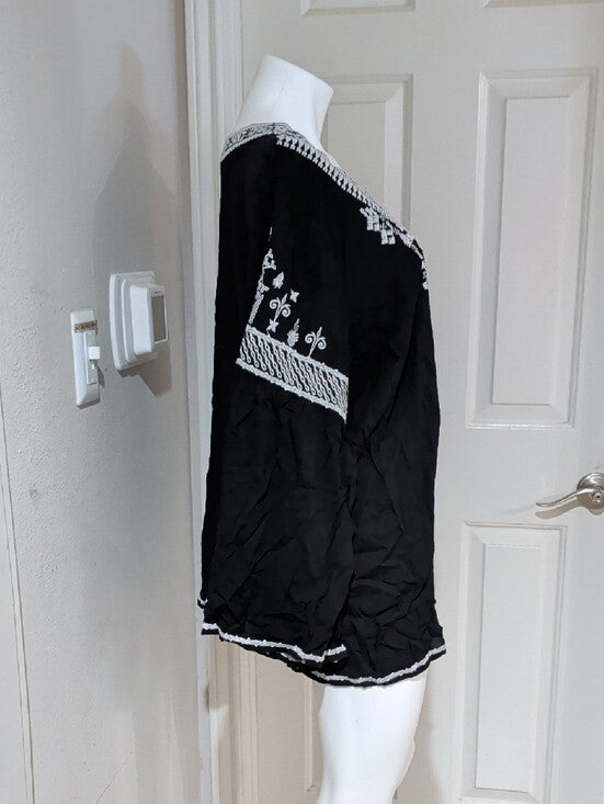 Chelsea & Theodore Black Tunic with White Embroidered V-Neck Women's 2XL