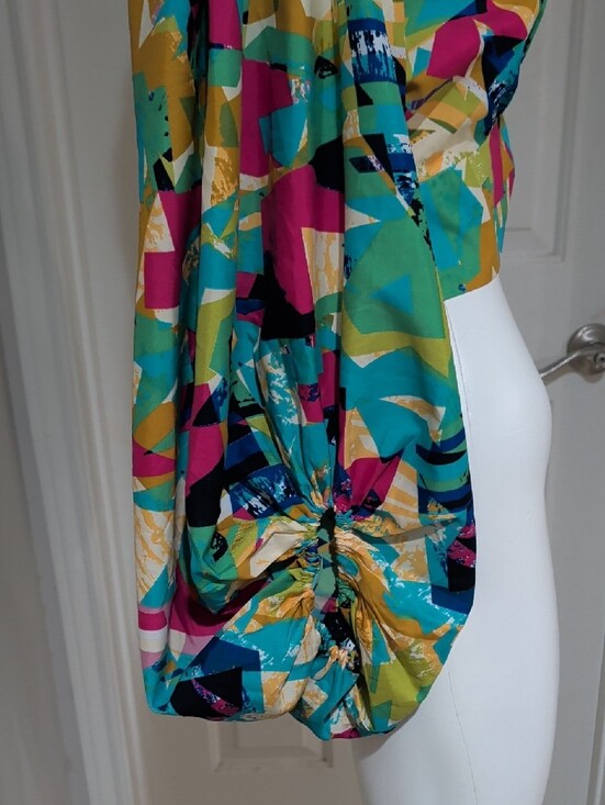 NWT Truth NYC Multicolor Abstract V-Neck Crop Top Women's Large