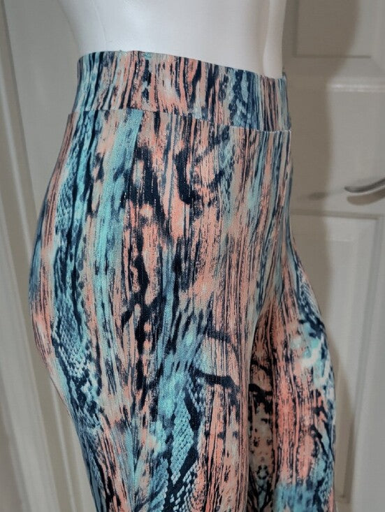 Madrag Women's Pink & Blue Snake Patterned Leggings - Medium