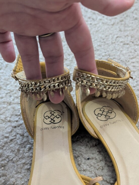 Daisy Fuentes Yellow Pointed D'Orsay Flats with Chain Ankle Strap Women's 8.5