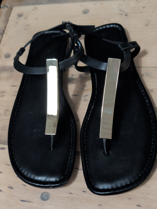 Time and Tru Black T-Strap Sandals with Gold Bar Women's 9