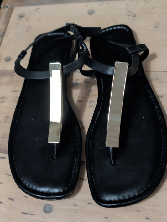 Time and Tru Black T-Strap Sandals with Gold Bar Women's 9