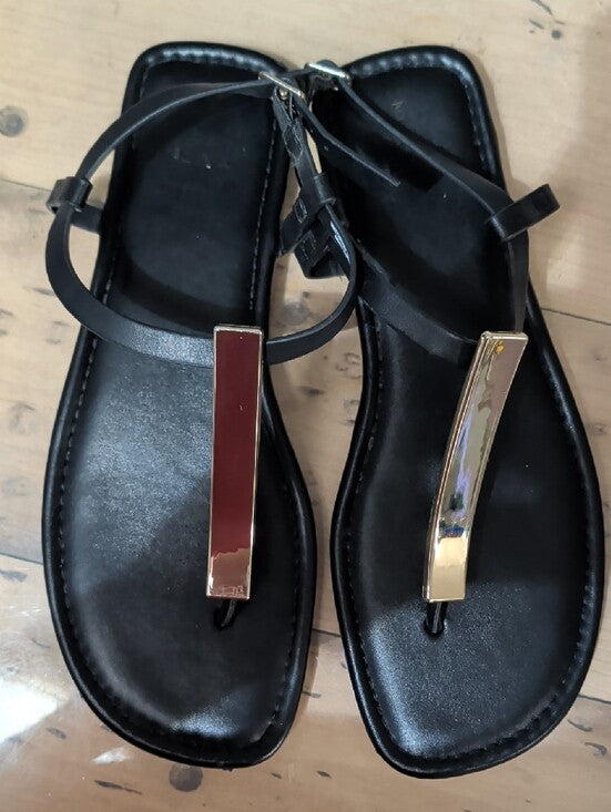 Time and Tru Black T-Strap Sandals with Gold Bar Women's 9
