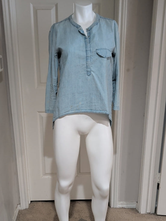 Zara Light Blue Cropped Denim Henley Shirt with Open Back Women's Medium