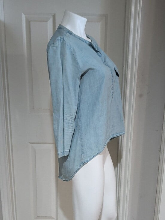 Zara Light Blue Cropped Denim Henley Shirt with Open Back Women's Medium
