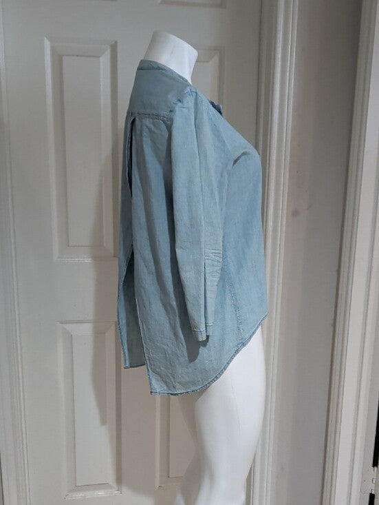 Zara Light Blue Cropped Denim Henley Shirt with Open Back Women's Medium