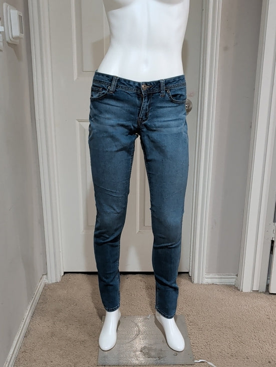 Retro No Boundaries Women's Skinny Jeans in Medium Blue Size 7 Y2K