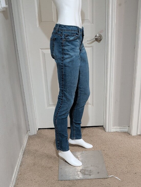 Retro No Boundaries Women's Skinny Jeans in Medium Blue Size 7 Y2K