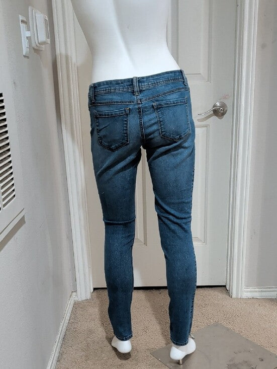 Retro No Boundaries Women's Skinny Jeans in Medium Blue Size 7 Y2K