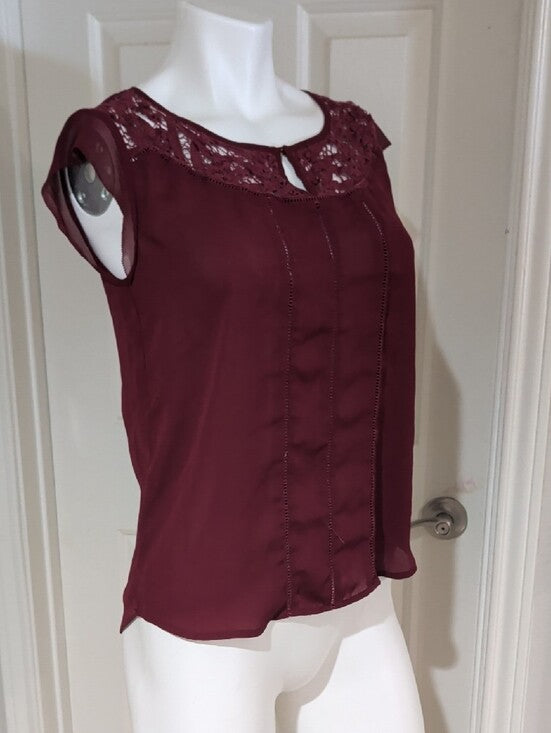 Ann Taylor Burgundy Lace Yoke Sleeveless Blouse Women's XS
