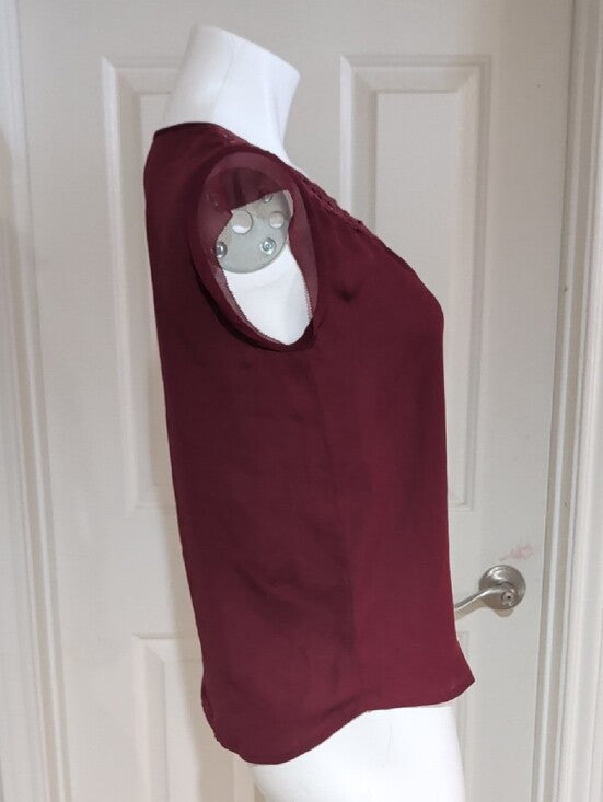 Ann Taylor Burgundy Lace Yoke Sleeveless Blouse Women's XS
