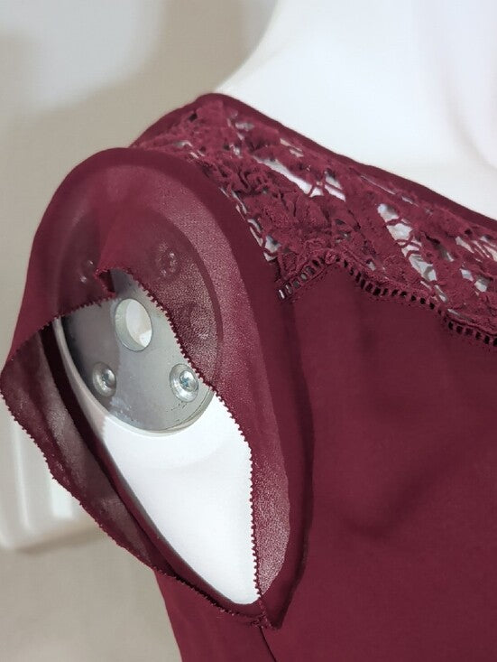 Ann Taylor Burgundy Lace Yoke Sleeveless Blouse Women's XS
