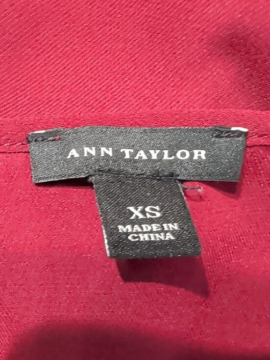 Ann Taylor Burgundy Lace Yoke Sleeveless Blouse Women's XS