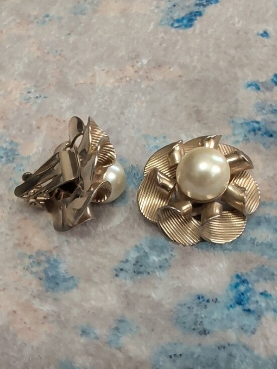 Vintage Pearl Center Gold-Tone Flower Clip-On Earrings