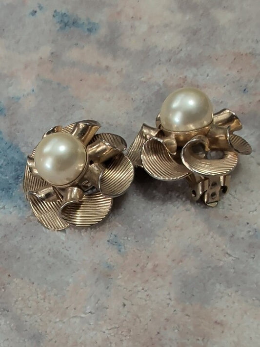 Vintage Pearl Center Gold-Tone Flower Clip-On Earrings