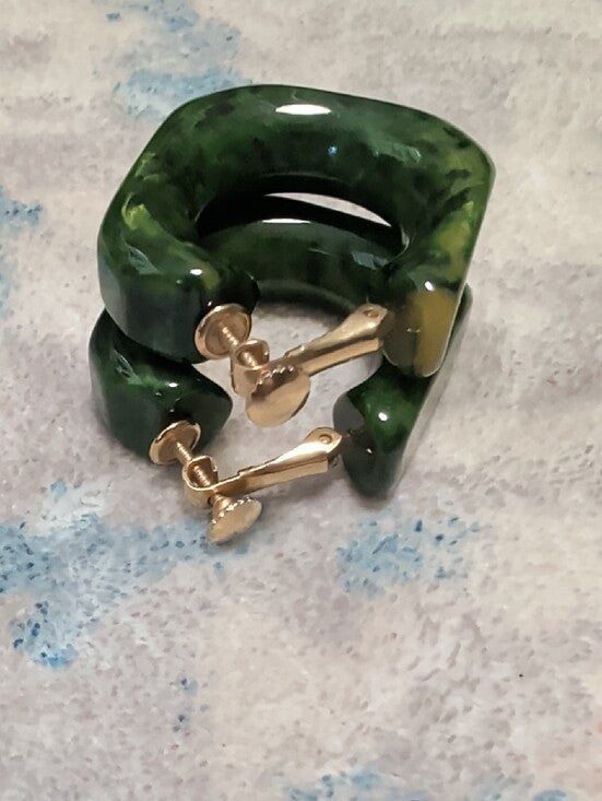 Vintage Carved Bakelite Hoop Clip-On Earrings 1" Green Special Marbled Retro