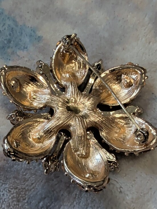 Vintage Grey & peach Crystal Rhinestone Flower Brooch High End Gold Plate 2''