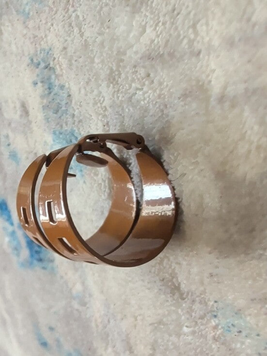 Vintage Brown Cutout Hoop Clip-On Earrings – Retro Women's Jewelry 1"