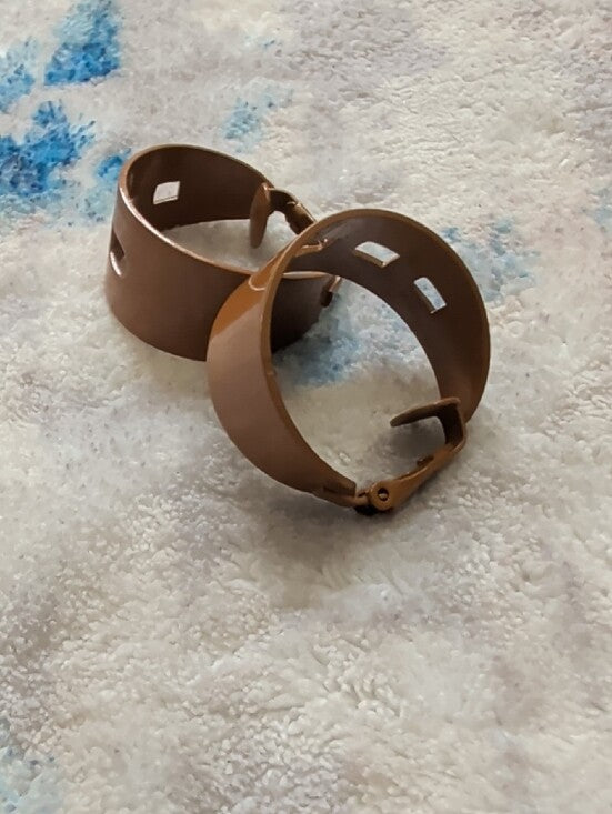 Vintage Brown Cutout Hoop Clip-On Earrings – Retro Women's Jewelry 1"