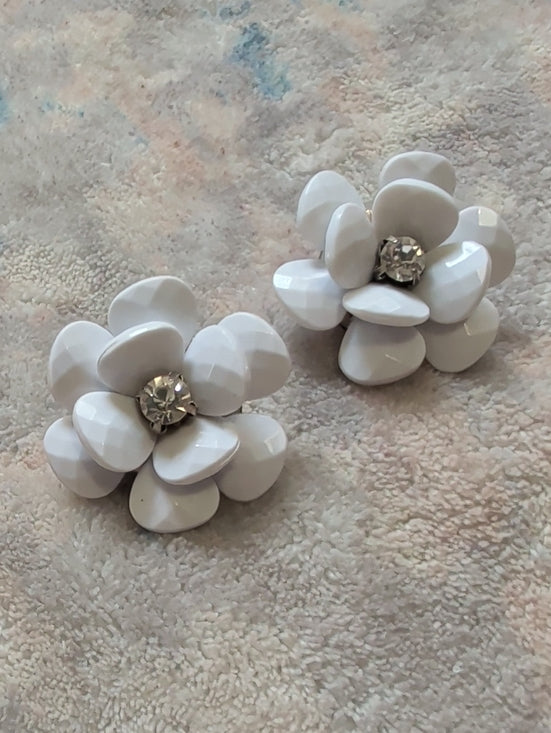 Vintage White Floral Statement Earrings with Crystal Center Retro 1"