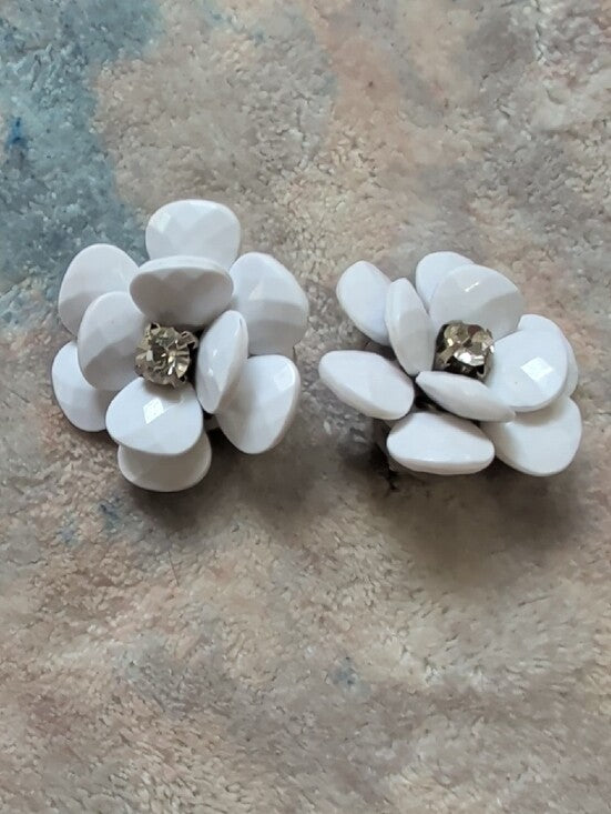 Vintage White Floral Statement Earrings with Crystal Center Retro 1"