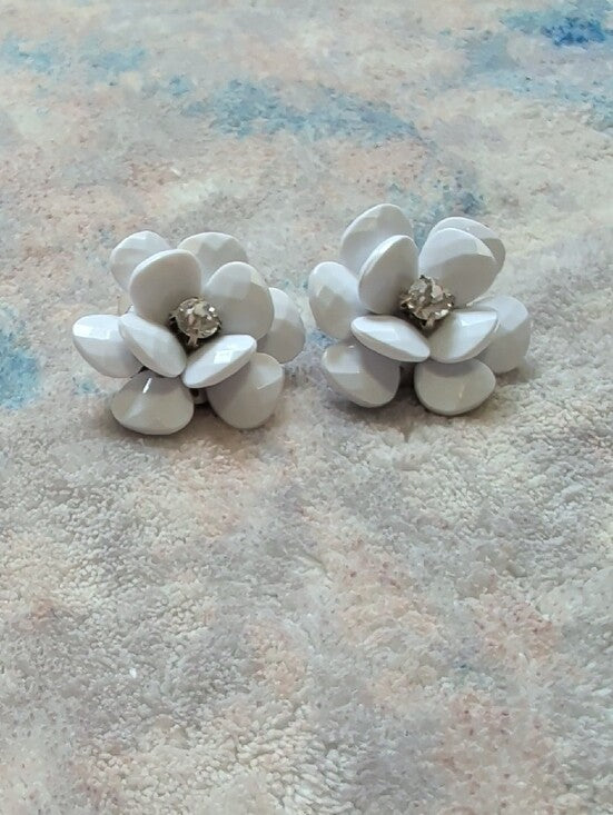 Vintage White Floral Statement Earrings with Crystal Center Retro 1"