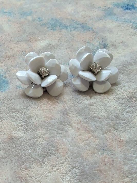 Vintage White Floral Statement Earrings with Crystal Center Retro 1"
