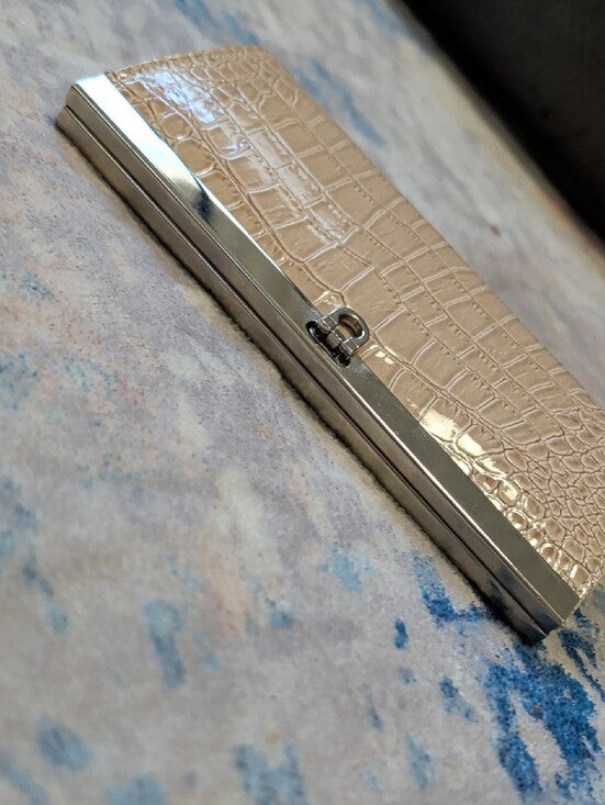Vintage Elegant Croc-Embossed Beige Wallet with Silver Trim Excellent Condition
