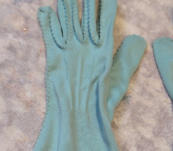 Vintage Women's Light Blue Gloves - Classic Elegant Style