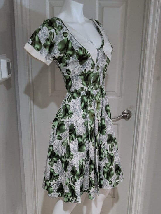 Vintage Hearts & Roses Green Floral Fit-and-Flare Dress with White Collar Retro