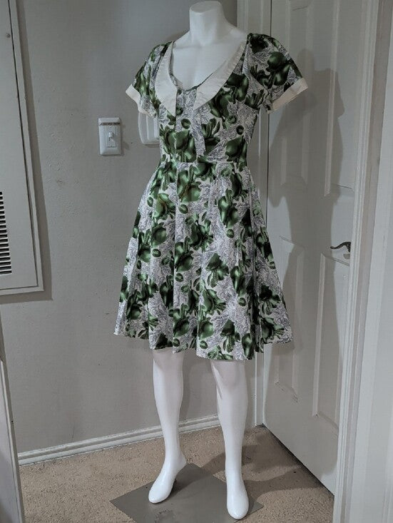 Vintage Hearts & Roses Green Floral Fit-and-Flare Dress with White Collar Retro