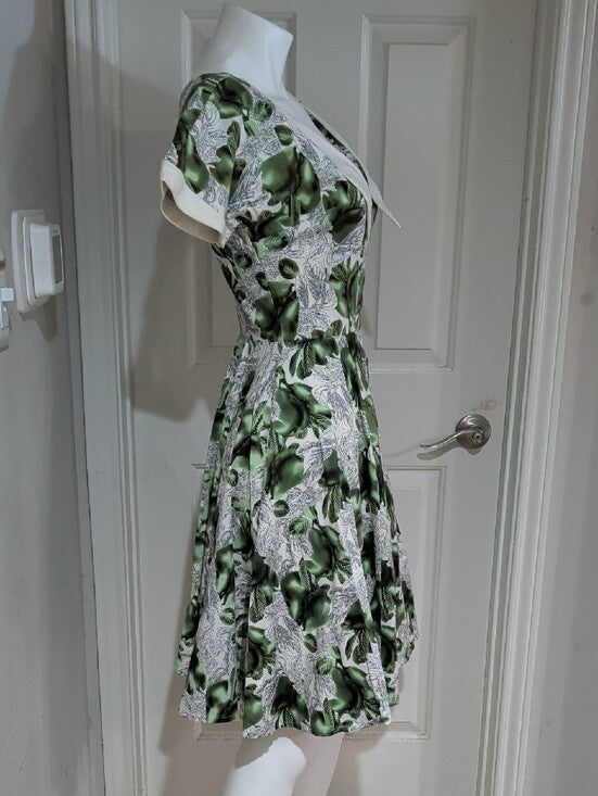 Vintage Hearts & Roses Green Floral Fit-and-Flare Dress with White Collar Retro