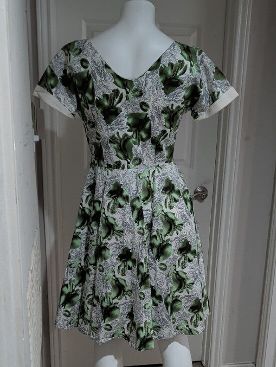 Vintage Hearts & Roses Green Floral Fit-and-Flare Dress with White Collar Retro
