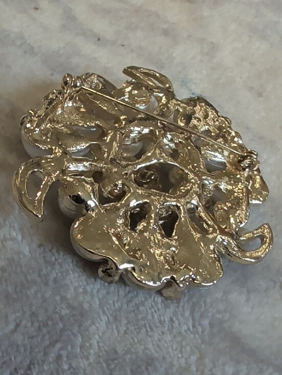 Vintage Pearl and Rhinestone Floral Brooch - Cream Pearls with Gold Accents 2"