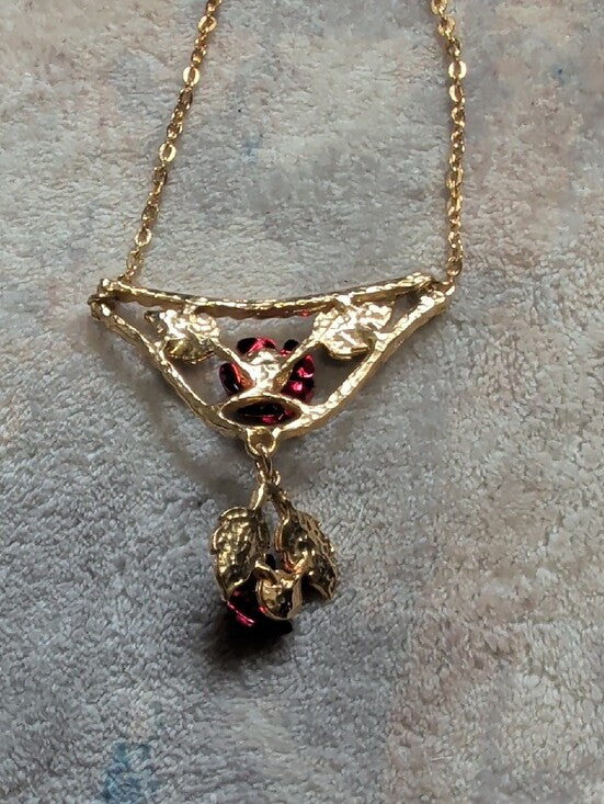 VTG High Quality Gold Tone Necklace with Red Rose Accents - 10" Costume Jewelry