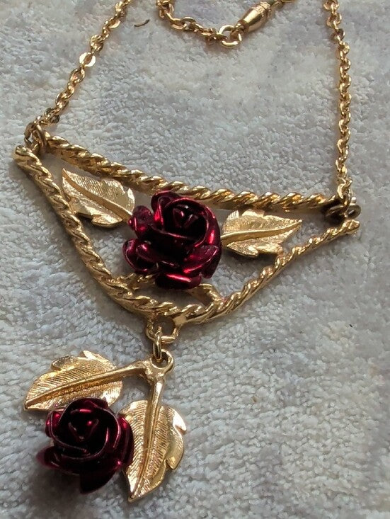 VTG High Quality Gold Tone Necklace with Red Rose Accents - 10" Costume Jewelry