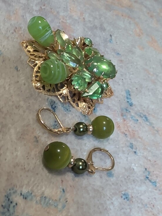 Vintage Gold-Tone Green Crystal Floral Brooch 2" & Earrings Set Costume Jewelry